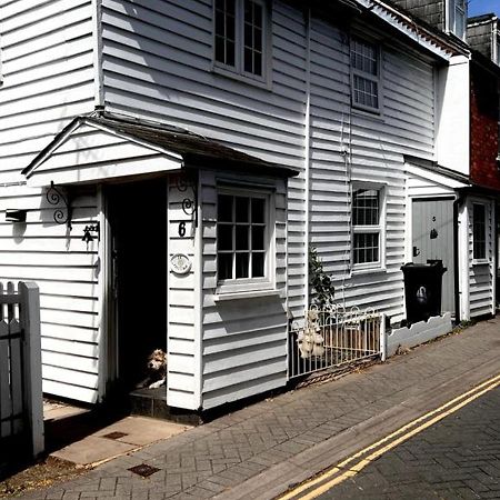 Bridewell Cottage In The Heart Of Tenterden - Pass The Keys Exteriér fotografie