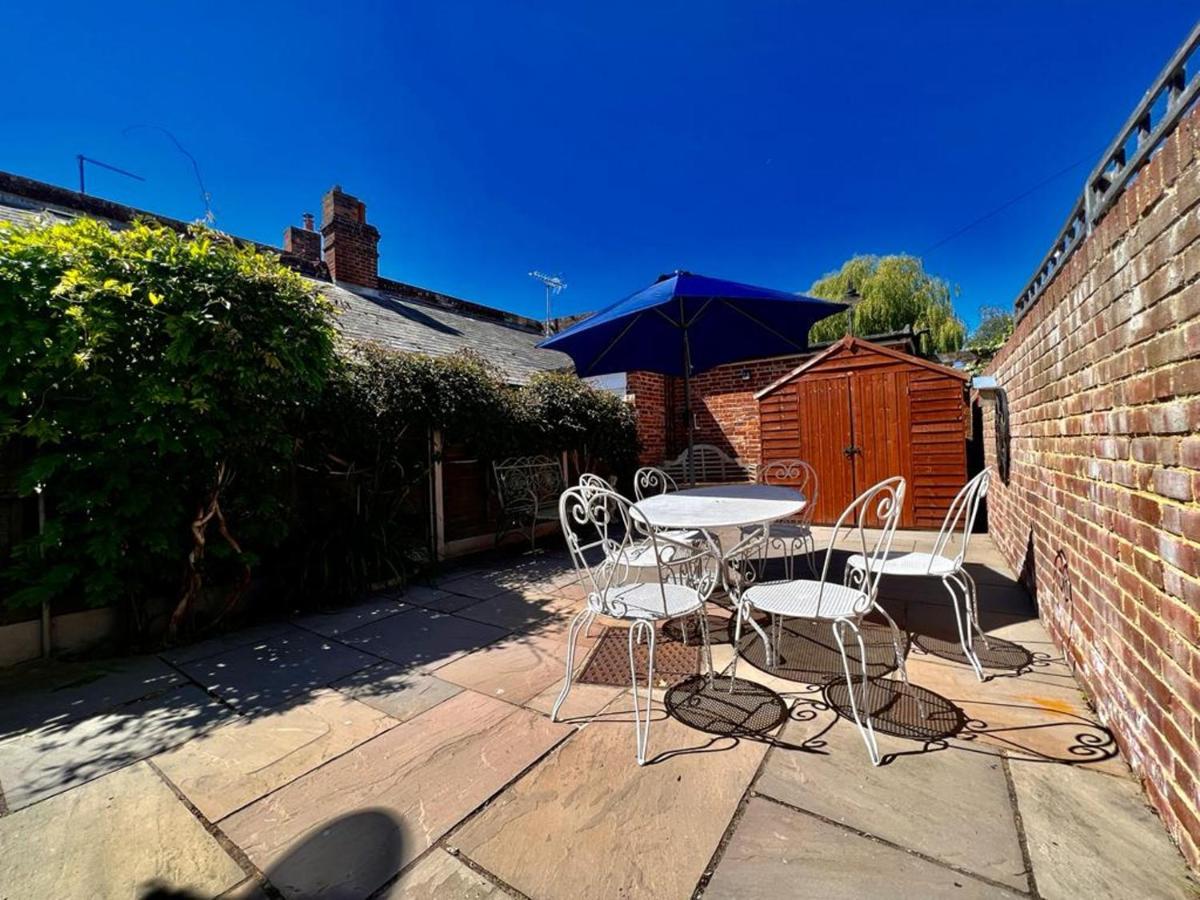 Bridewell Cottage In The Heart Of Tenterden - Pass The Keys Exteriér fotografie