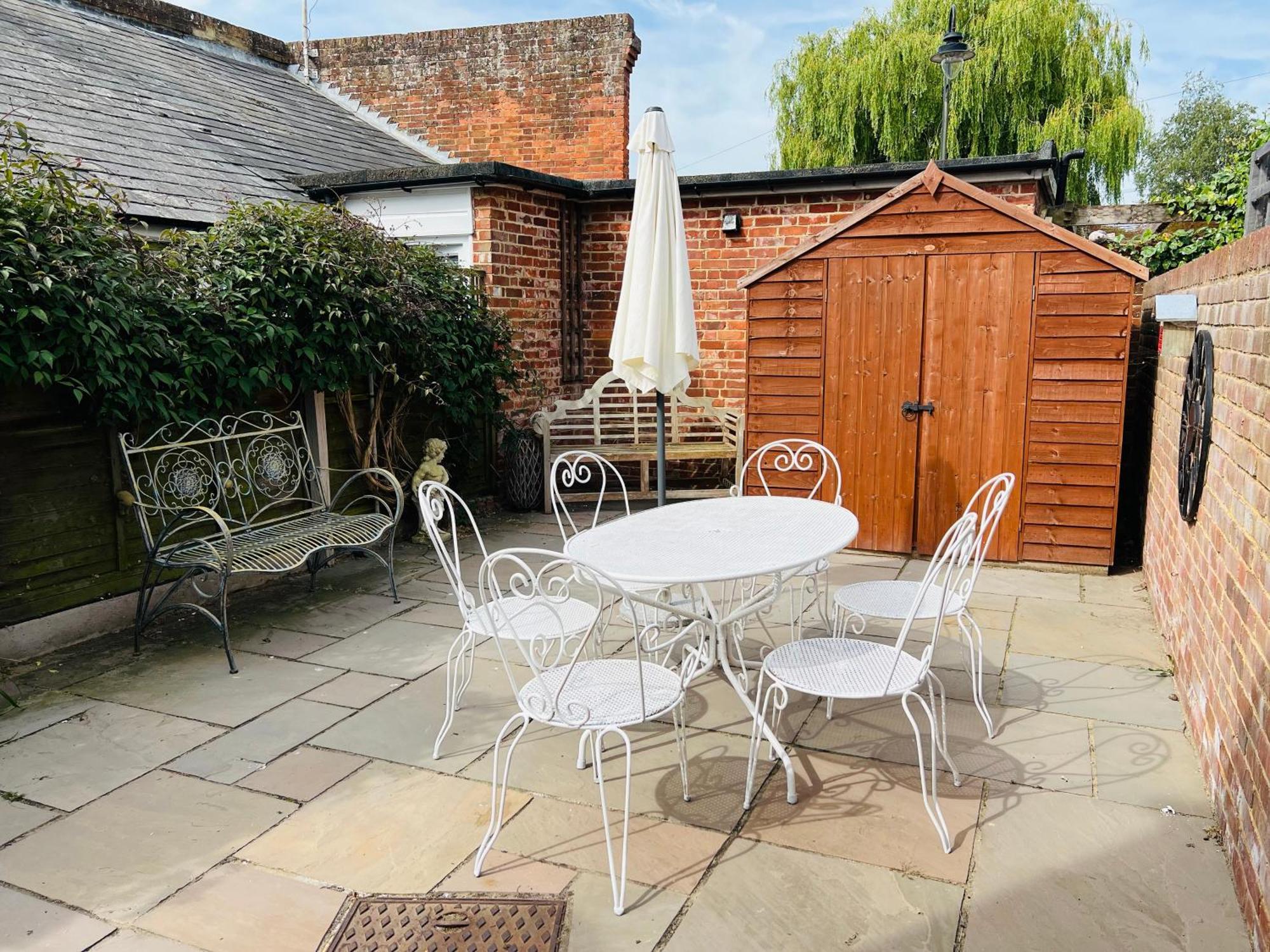 Bridewell Cottage In The Heart Of Tenterden - Pass The Keys Exteriér fotografie